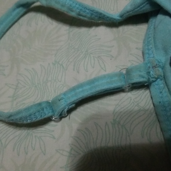 3 tank tops - Picture 4 of 5